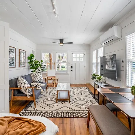 Historic Heights Artist Boho Bungalow
